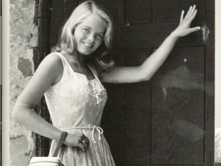 Cô gái xinh đẹp bị bố mẹ giam trong viện tâm thần vì có bầu với bạn trai, 44 năm sau không ai tin nổi chuyện này lại xảy ra