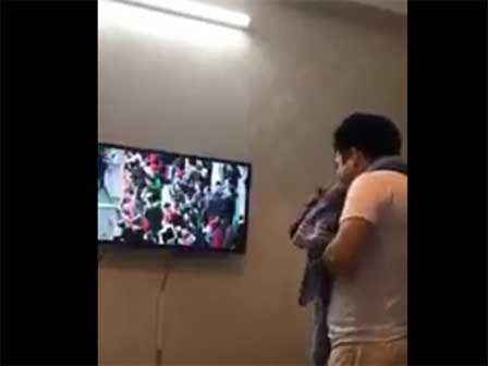 Ông bố của năm: Đội Việt Nam chiến thắng đứng 'cắn chăn' không dám hô to sợ con tỉnh giấc