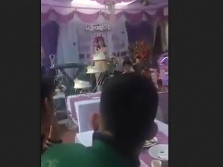 Cái kết đắng của chú rể khi mời người cũ dự đám cưới: Hát tình ca chán chê rồi tố chàng bội bạc ngay trên lễ đài