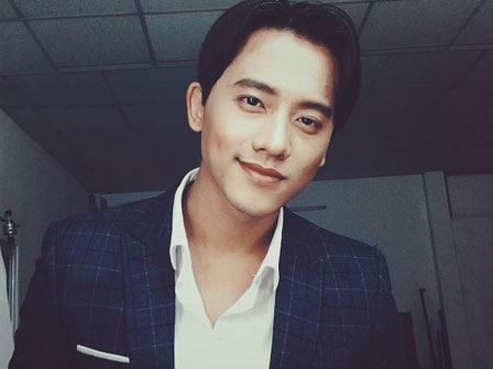 Đi đám cưới người yêu cũ, chàng trai giành mic hóm hỉnh bóc phốt cô dâu giữa quan viên hai họ-1