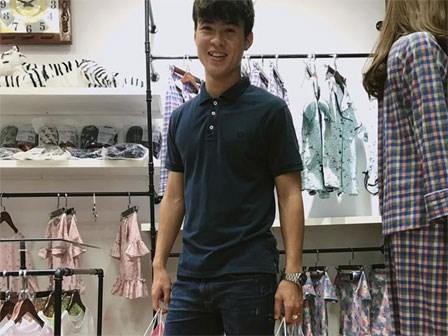 Hồng Duy bán son, Duy Mạnh lại bán đồ ngủ cho chị em, cầu thủ U23 đáng yêu hết nấc!