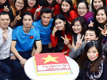 Á hậu Thanh Tú ngầm khoe bạn trai trước tin đồn sắp lên xe hoa vào cuối năm nay-4