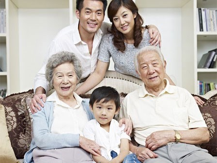 Yêu cầu con dâu phải bỏ việc ở nhà lo sinh đẻ, bà mẹ chồng nhận ngay “gáo nước lạnh” và bị lên án kịch liệt