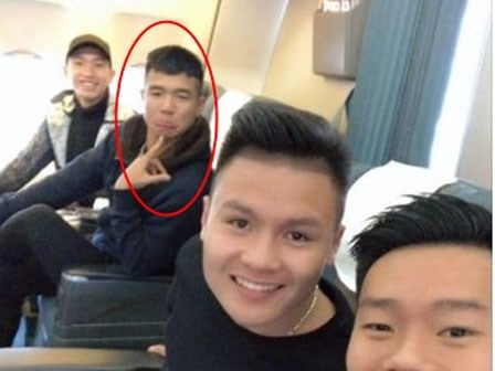 Hài hước cực đỉnh ở Hà Nội xong rồi, giờ Đức Chinh lại 'lầy lội có thừa' khi gặp người hâm mộ Sài Gòn