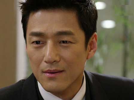 Bước ra khỏi tòa án, tôi cảm thấy mình gần như tay trắng