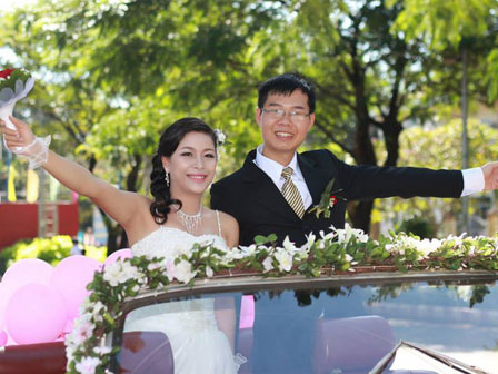 Ông chú mê mẩn cô bé nữ sinh lớp 11, theo đuổi xong cưới được về áp dụng luôn luật gia đình hiếm hoi mà người vợ nào cũng ao ước-11