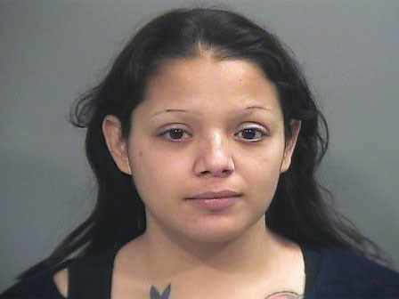 Ngược đời mẹ hành hạ con vì ganh tị khi con được yêu thương và quan tâm hơn mình