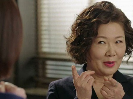 Khi tôi nhờ mẹ chồng trông cháu giúp để đi làm, câu nói của bà khiến tôi cứng họng