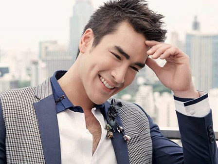 Tròn mắt trước lời đề nghị “mượn” người yêu của cô bạn thân