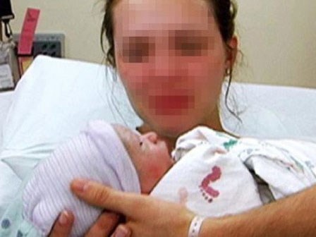 Con gái 11 tuổi đau bụng dữ dội, người mẹ được thông báo con mang bầu sắp sinh rồi đau đớn khi biết ai là cha đứa trẻ