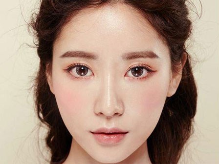 Ghi điểm tuyệt đối vào ngày đầu năm nhờ những kiểu trang điểm 