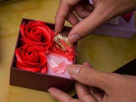Khi dân F.A vùng lên vì một Valentine không cho các cặp đôi ... yên lành