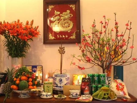 Những loại hoa kiêng kỵ cắm trên bàn thờ ngày Tết, thơm và đẹp đến mấy cũng không dùng