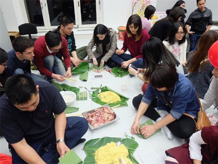 Từ khắp thế giới, du học sinh Việt đang đón Tết sớm tưng bừng