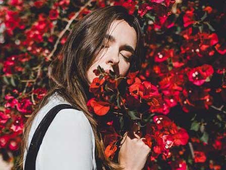 Em không muốn là cô gái anh chỉ nhớ đến khi buồn