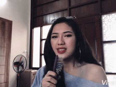 Trang Cherry vietsub hit 'Người lạ ơi!' của Karik bằng 2 thứ giọng