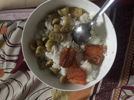 Xót xa nhìn bát cơm thịt rang nghệ như của bà đẻ, nhưng sự thật là sau sảy thai lần 2 của mẹ trẻ-3