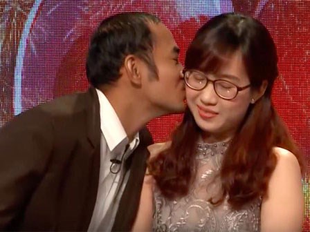 Bạn muốn hẹn hò: Chàng trai bị chê ở dơ, vừa gặp bạn gái đã đòi 