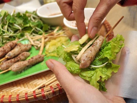 Cần gì phải lặn lội đâu xa khi đã có công thức làm nem lụi chuẩn vị như ngoài hàng đây rồi