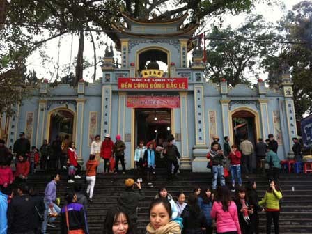 Người đi lễ cần biết cầu gì ở chùa, xin gì ở đền?