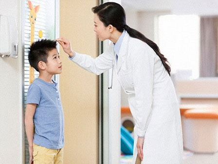 Nhờ bà chăm cháu 1 tháng, mẹ trẻ hoảng sợ khi nhìn thấy mặt con-7