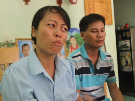 Vụ 2 cháu bé chết vì tai nạn, bố mẹ ôm di ảnh cầu cứu: Tài xế xe khách đã bị khởi tố và bắt tạm giam