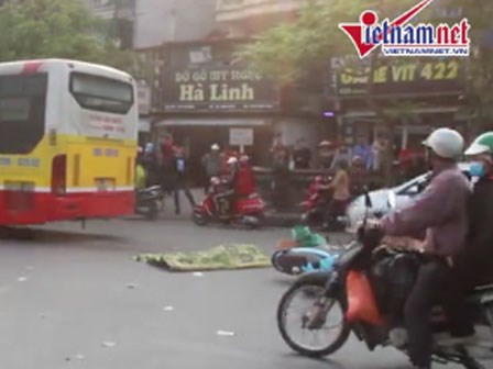 Tai nạn xe buýt tại Hà Nội, 1 người tử vong tại chỗ