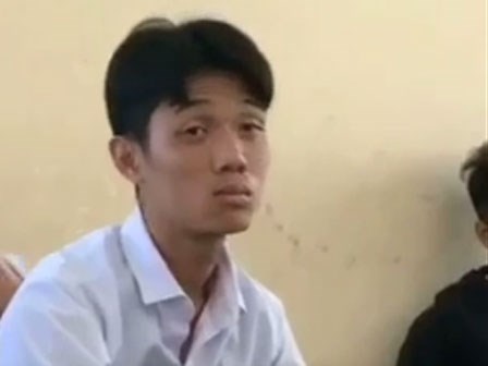 Chỉ vì một phút giây suýt ngủ gật, nam sinh bỗng trở thành nguồn cảm hứng mới của cư dân mạng