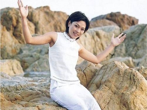 Khởi đầu ngày mới đầu hứng khởi bằng những ca khúc 'xa lắc xa lơ' của Mỹ Tâm, Thu Minh