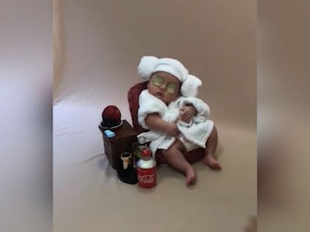 Đi chụp ảnh mà buồn ngủ quá, em bé 