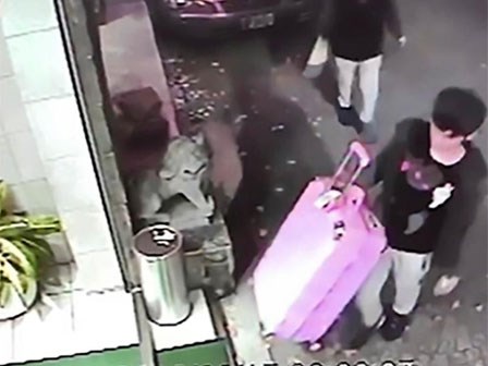 Vụ án rúng động Hong Kong: Nam thanh niên giết bạn gái, giấu xác vào vali rồi kéo đi như không trong dịp Valentine