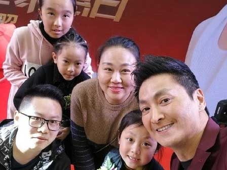 Triển Chiêu Hà Gia Kính: Soái ca lừng lẫy một thời giờ thành ông chú tuổi 59 cô độc giữa gia tài hàng trăm tỷ-12