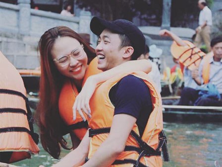 Giữa showbiz Việt đầy ồn ào thị phi, Đàm Thu Trang vẫn ngọt ngào và bình yên bên Cường Đô La thế này đây!
