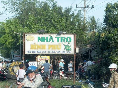 Đôi nam nữ tử vong trong nhà nghỉ, xung quanh nhiều vết máu
