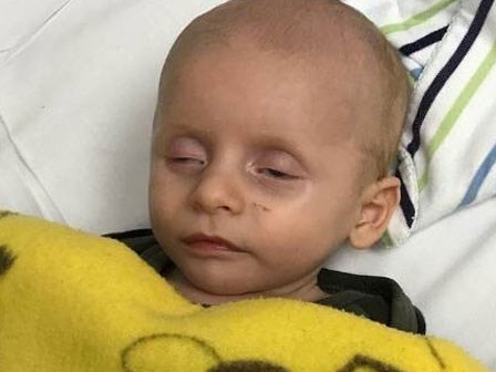 Đưa con đến bệnh viện cấp cứu, bác sĩ từ chối khám vì nguyên nhân khiến ai cũng phẫn nộ