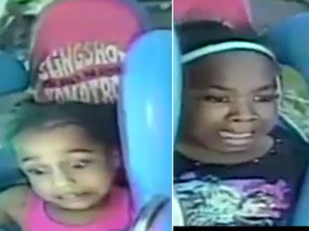 Chơi cầu trượt siêu tốc, 2 cô bé đã phải nhờ đến cả ... thần linh vì quá sợ hãi