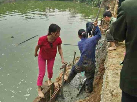 Mâu thuẫn đất đai, 1 hộ dân đổ đất bịt luôn lối đi duy nhất của nhiều nhà hàng xóm
