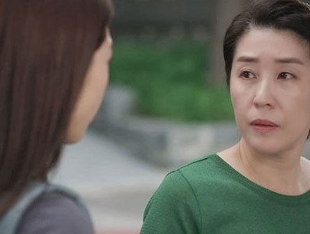 Thế nào mà trên đời này lại có chuyện như người yêu cũ của chồng lại cho mẹ chồng em vay những 2 cây vàng