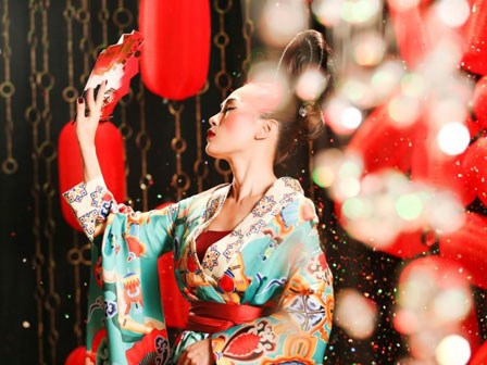 Để vạt phải đè lên vạt trái, Mỹ Tâm bị cho là mặc kimono sai với truyền thống Nhật Bản trong MV mới
