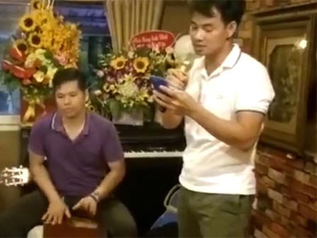 Xuân Bắc khoe giọng hát bolero ngọt lịm với 'Con đường xưa em đi'