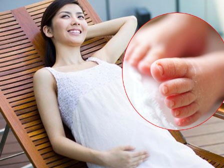 Mang bầu mùa hè mẹ chịu nóng nực nhưng con được hưởng lợi ích 