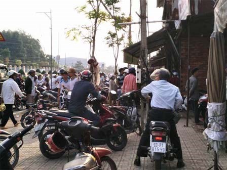 Nghi án bé 8 tuổi bị bạo hành đến chết rồi vội mai táng: Lời khai người tình của mẹ
