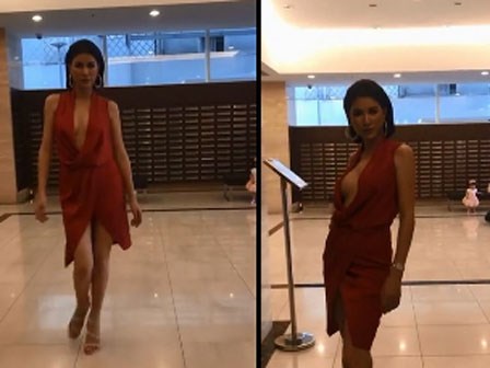 Giải nghệ đã lâu, Trang Trần vẫn không quên kỹ năng catwalk đẳng cấp khiến nhiều người ngưỡng mộ