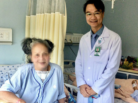 Chủ quan với bệnh bướu cổ, một bệnh nhân bị loét giác mạc, mất thị lực hoàn toàn-3