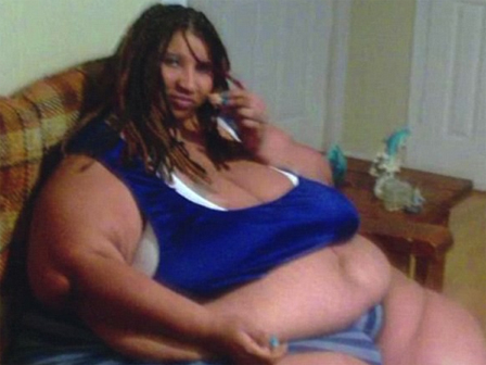 Phát hiện chân con có vết phồng rộp lớn, bà mẹ nghi ngờ nên báo cảnh sát và phát hiện ra sự thật rùng rợn về người trông trẻ-3