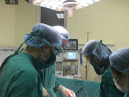 Từ ca phẫu thuật khối u nặng 7kg, bác sĩ khuyến cáo cần đi khám ngay khi có dấu hiệu này
