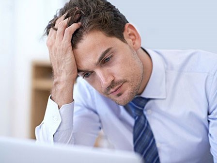 Chia tay vì lỡ chê gu ăn mặc của bạn gái, chàng trai lên mạng ‘trưng cầu ý kiến’