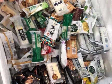 Thu giữ 8.000 que kem Trung Quốc, lộ đường dây nhập kem siêu rẻ-4