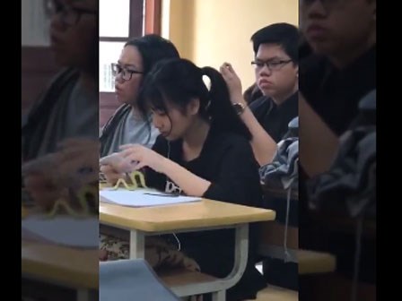 Đừng nghĩ con gái dễ... bắt nạt