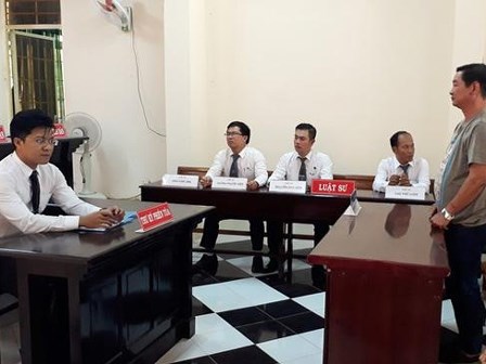 Kỳ án đổi vé số lấy... sex